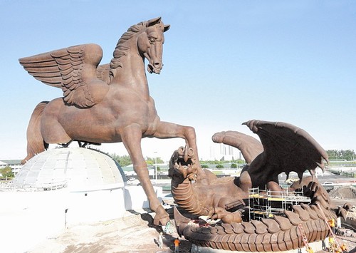 宇達青銅雕塑《馬與龍》落座邁阿密（深圳雕塑公司 深圳鑄銅雕塑公司 深圳不銹鋼雕塑公司 深圳雕塑）