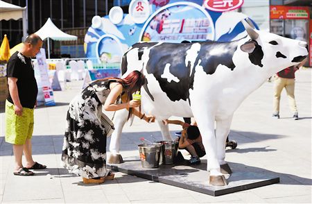 趣味主題雕塑展(圖)